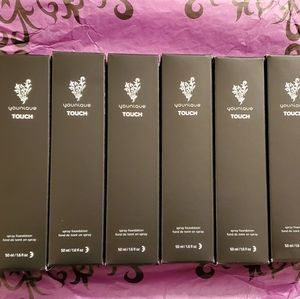 Younique Spray Foundation  Tulle